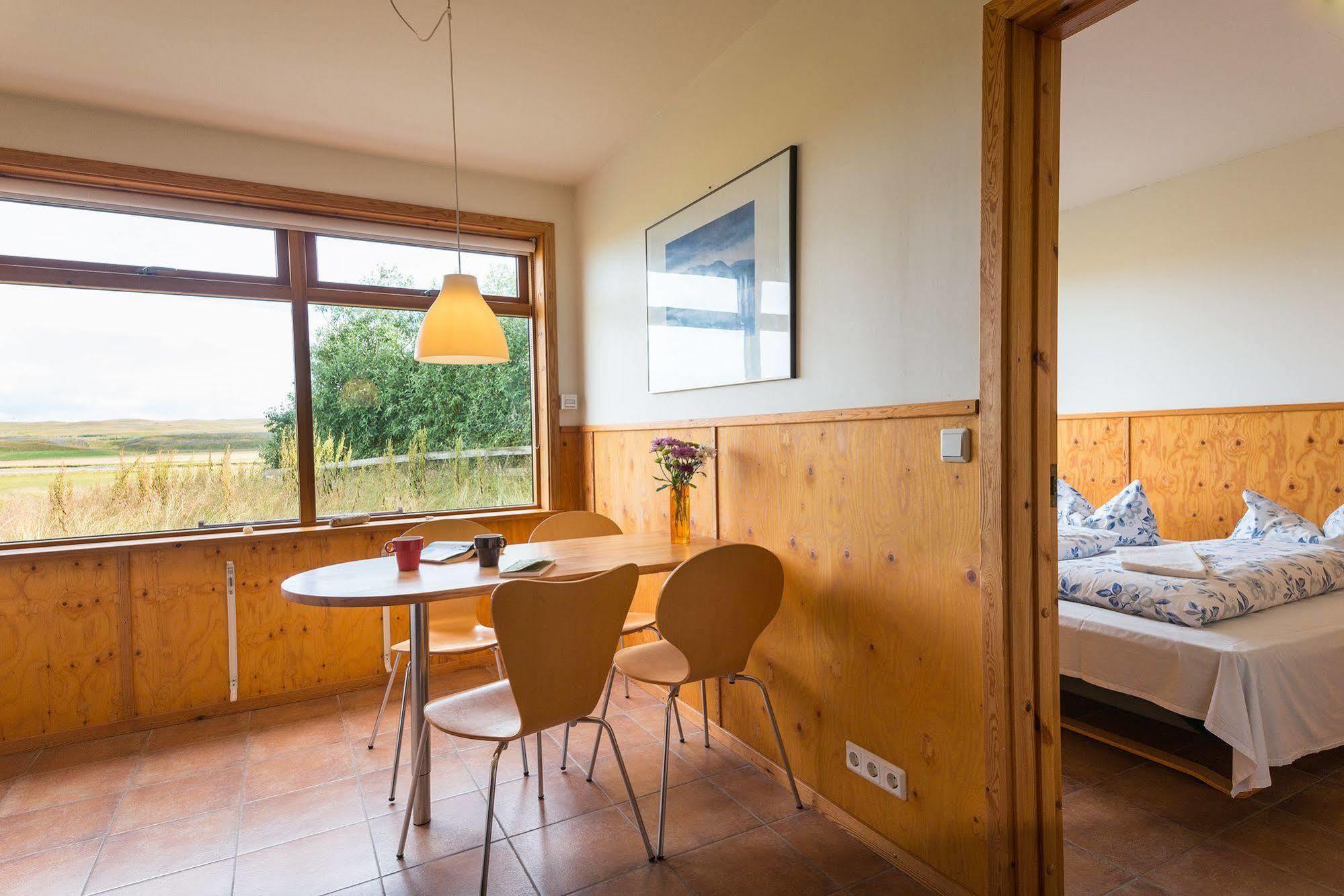 Hunathing Vestra Brekkulaekur Guesthouse מראה חיצוני תמונה